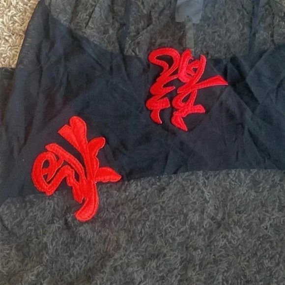 EMMA AN SAM SYMBOL MESH TOP - Picture 5 of 5